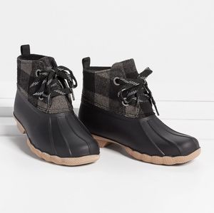 Jill Buffalo Plaid Lace Up Short Duck Boots